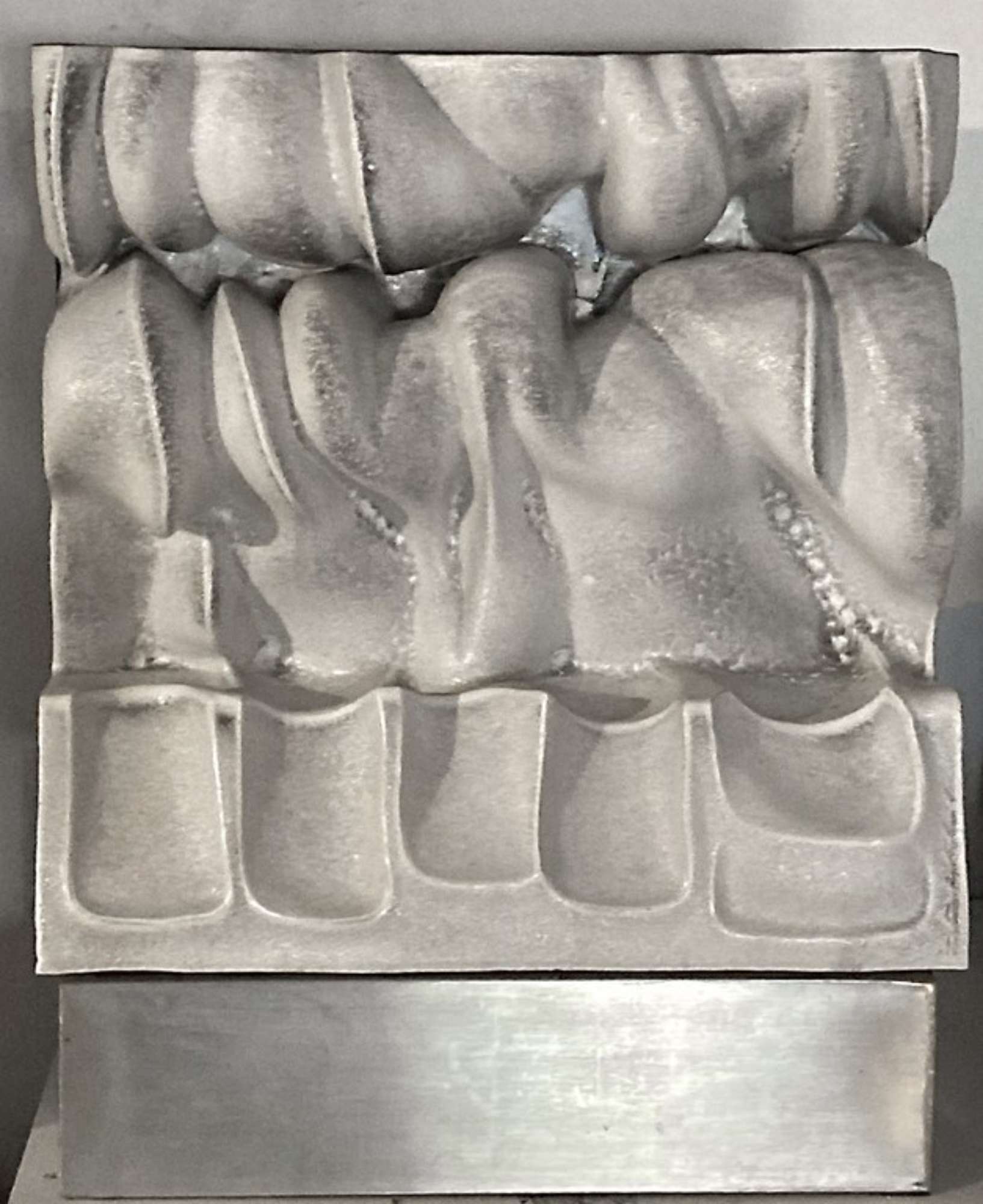 785-sensualità bianca (fondo nero), 1973, cm 76x24x59,4 copia_risultato